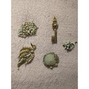 Lot Of 5 Vintage Brooch Pin Key Feather